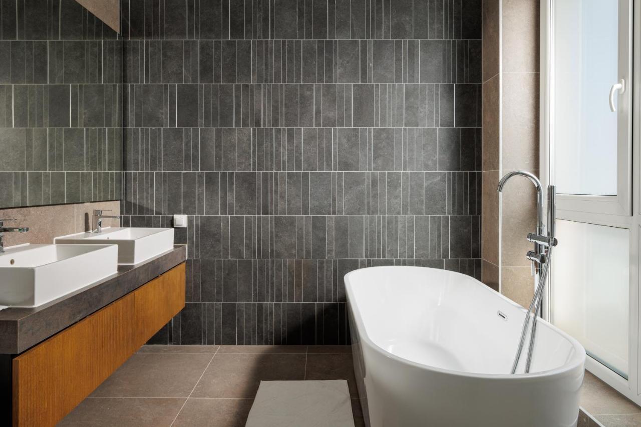 Mandala Designer Apartments With Free Private Parking, Near Mall Coresi Brasov Luaran gambar